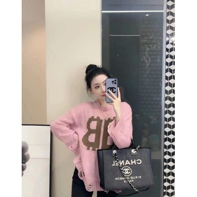 European station lazy style lettered hole sweater sweater for women autumn and winter outer wear 2023 new design sense niche