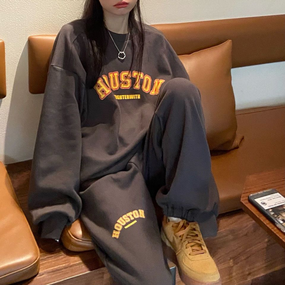 Internet celebrity casual fashion sports suit for women 2023 spring and autumn new loose style sweatshirt and trousers two-piece set