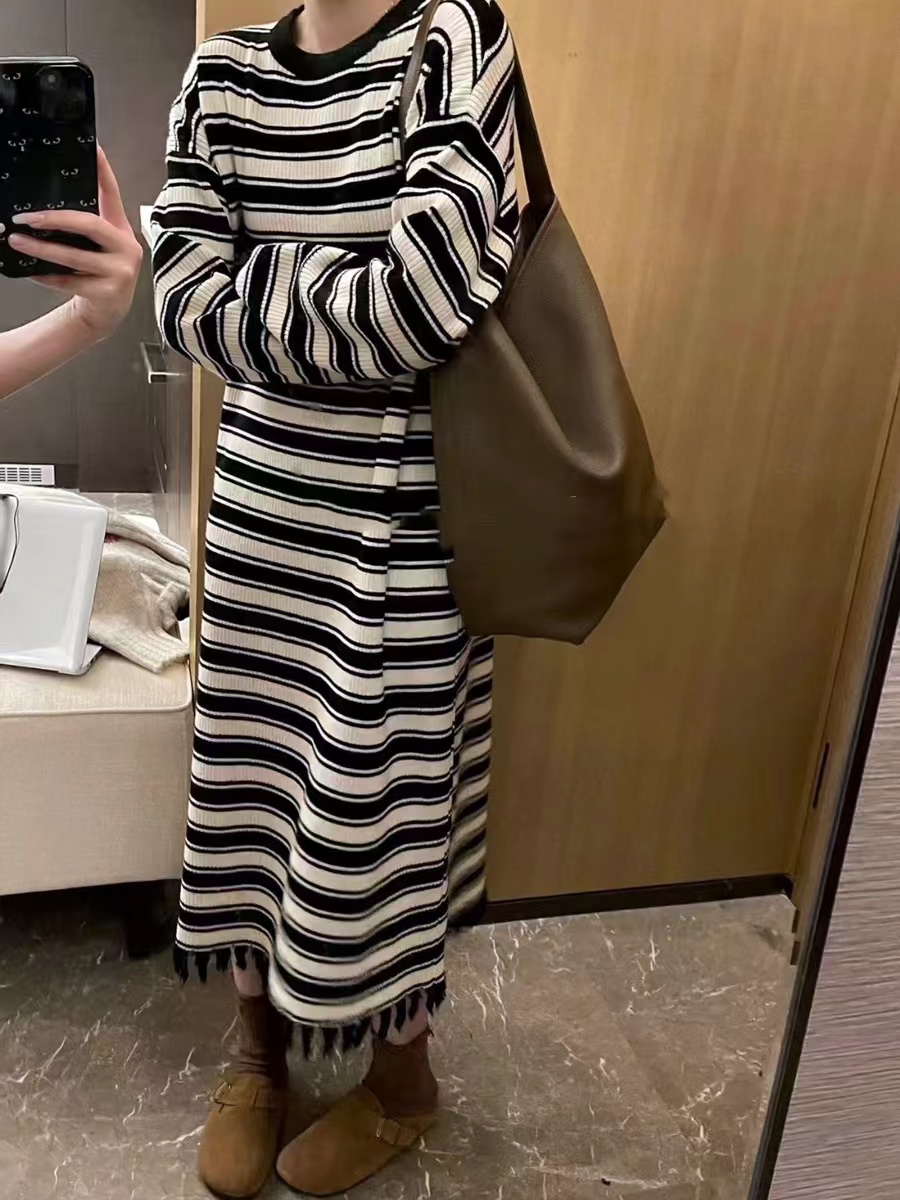 Autumn and winter new plus size women's Korean style casual and versatile tassel hem long dress pullover knitted long skirt