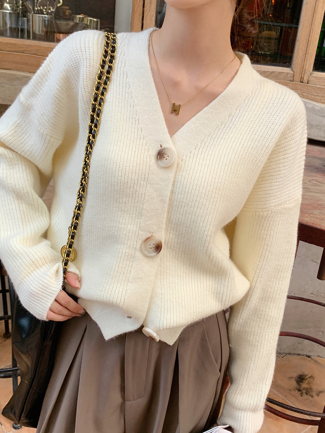 Cardigan sweater jacket for women 2023 new long-sleeved outer layer thickened lazy loose autumn v-neck knitted top