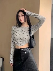260 free-cut printed long-sleeved T-shirt short navel-baring autumn slim-fitting round-neck top trendy
