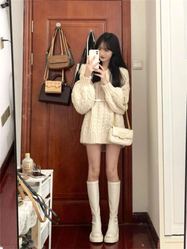 Fufu thick sweater for women in autumn and winter, Hong Kong style retro chic top, chic Korean style, lazy and high-end, street style