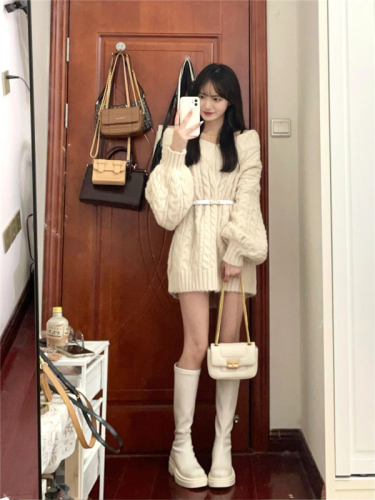 Fufu thick sweater for women in autumn and winter, Hong Kong style retro chic top, chic Korean style, lazy and high-end, street style
