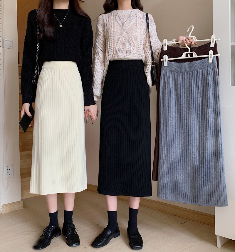 Knitted skirt for women in early autumn mid-length high-waisted slim a-line black niche design fairy skirt winter wear