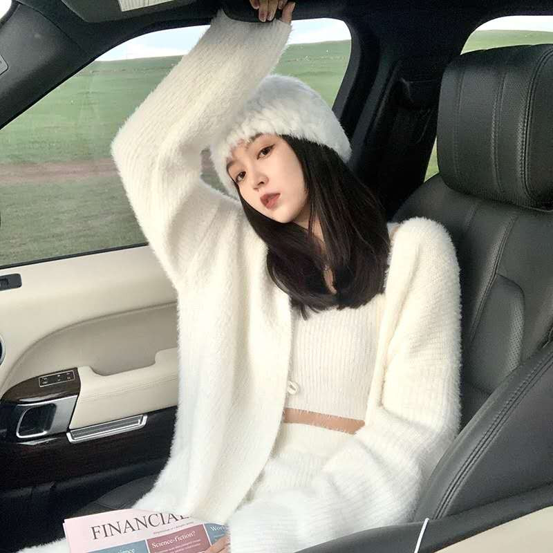 好質量 GLYP  脫俗奶油肌少女 仙女白色三件套針織毛衣套裝