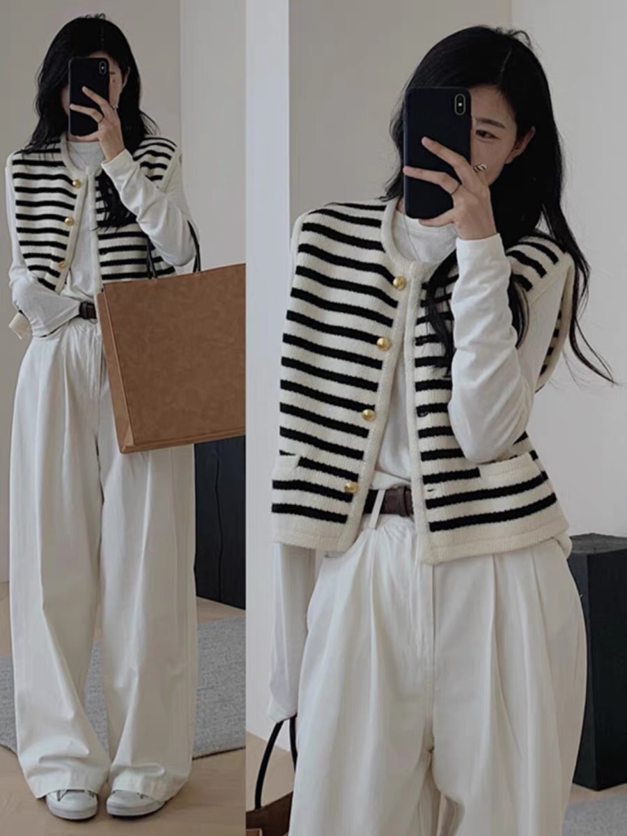 Autumn clothing with tea-style outfits, a complete set of long-sleeved T-shirts and vests, two-piece suits for early autumn new women's clothing