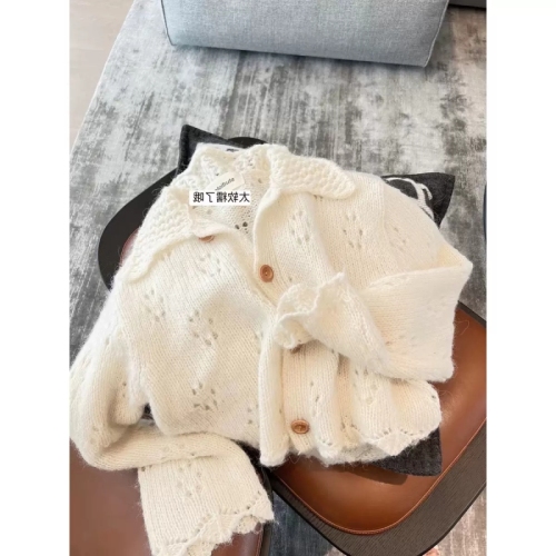 Early autumn hollow long-sleeved knitted cardigan for women in spring and autumn, loose, lazy and gentle autumn short sweater jacket