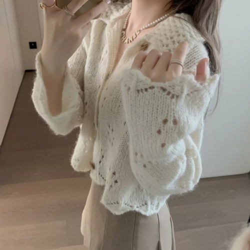 Early autumn hollow long-sleeved knitted cardigan for women in spring and autumn, loose, lazy and gentle autumn short sweater jacket