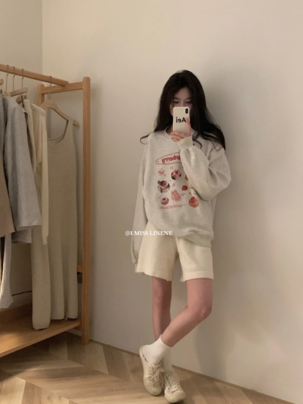 I MISS strawberry cartoon print sweatshirt for women 2023 autumn new loose slimming age-reducing round neck top