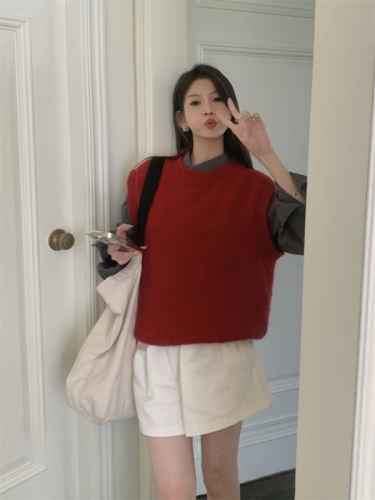 College girl retro versatile V-neck red vest + gray shirt