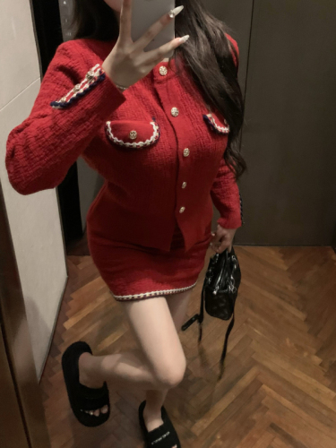 Winter small fragrant knitted cardigan fashion suit winter new high-waisted slimming hip skirt two-piece set