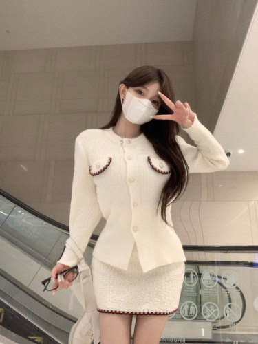 Winter small fragrant knitted cardigan fashion suit winter new high-waisted slimming hip skirt two-piece set