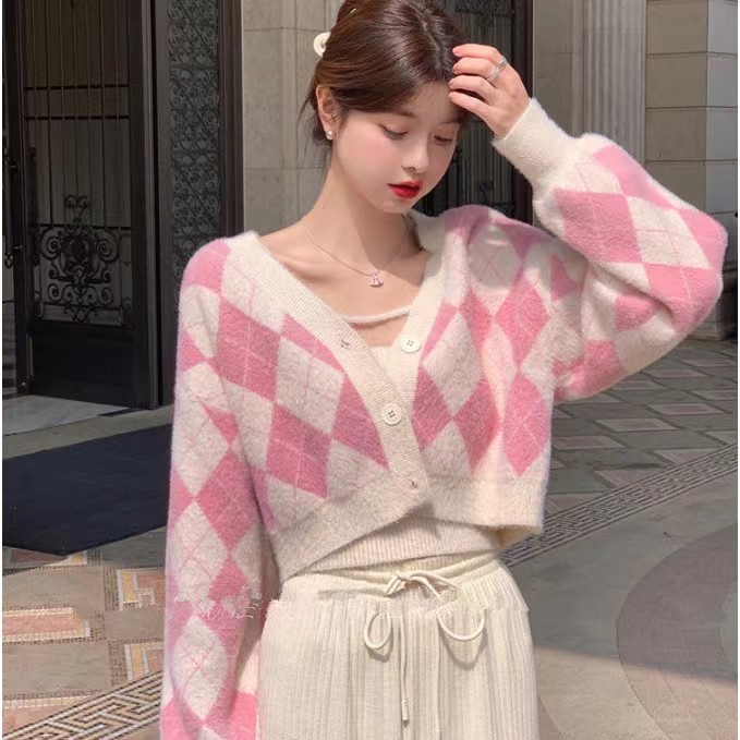 New two-piece set of rhombus pink tops and jackets for women with v-neck autumn and winter retro niche short knitted cardigans for outer wear