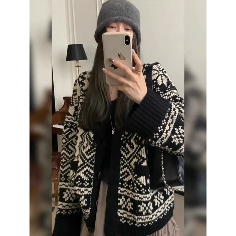 Thick thread stick stitch thickened sweater cardigan knitted jacket for women autumn and winter French retro Japanese style gentle loose lazy style