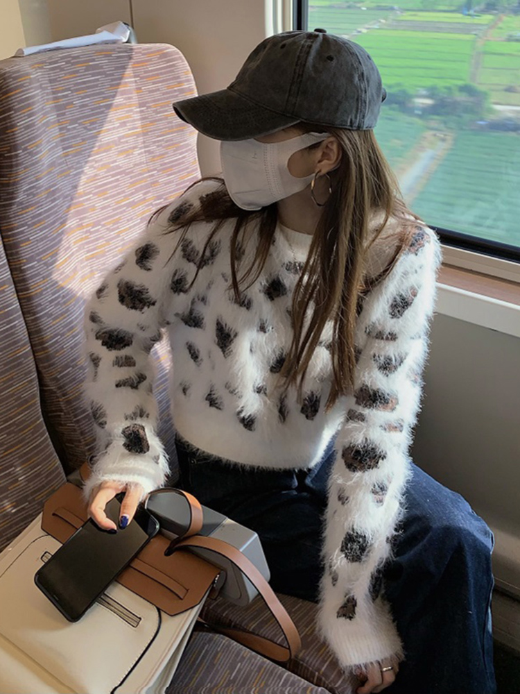 圓領豹紋仿貂絨毛衣女軟糯秋冬白色套頭針織上衣設計感小眾