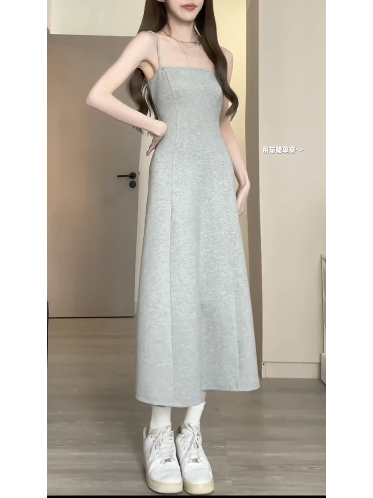 茶歇法式赫本風吊帶連衣裙子女夏季2023新款收腰顯瘦溫柔仙女長裙