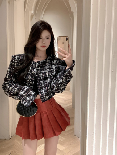 Temperament plaid short fragrant style tweed jacket + hot girl pure lust style high waist Pu leather pleated short skirt