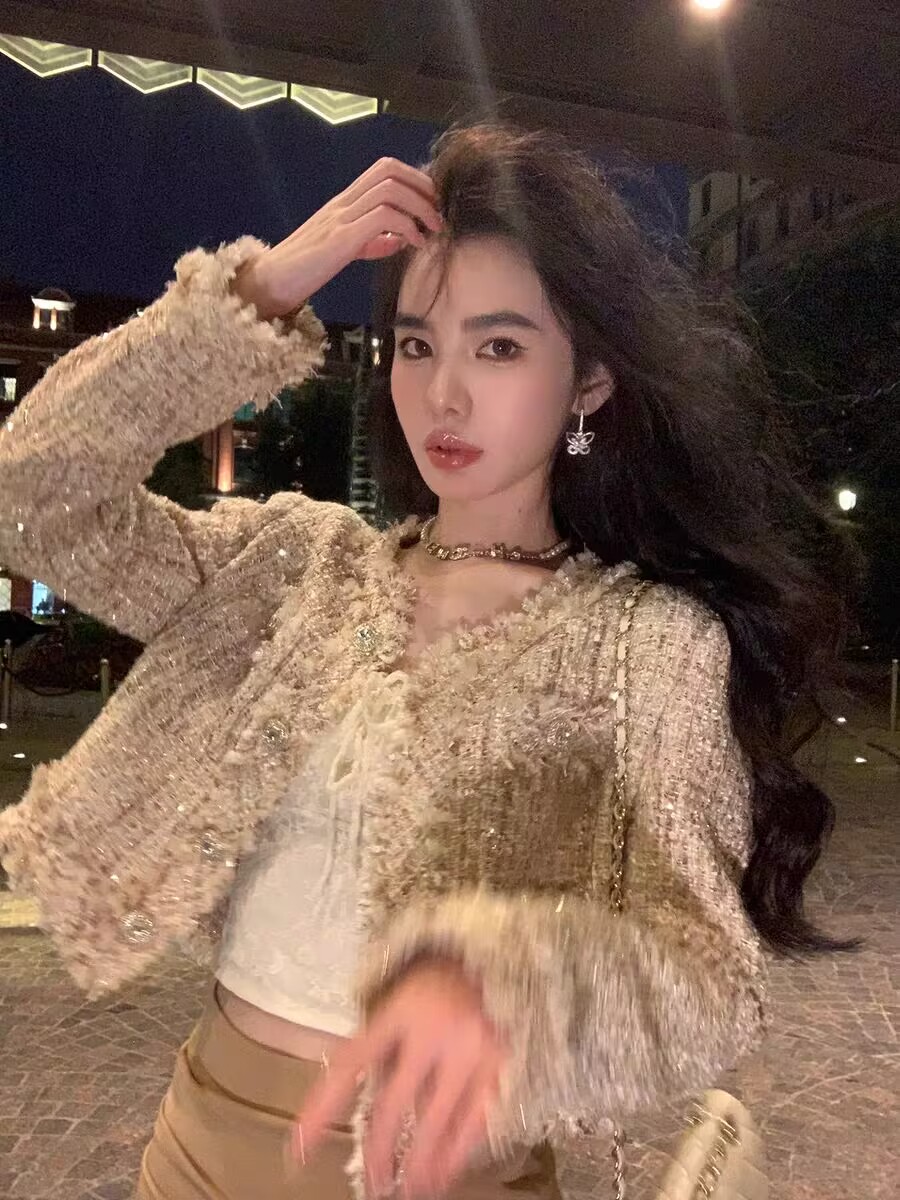Qiu Rouyao Autumn New Round Neck Long Sleeve Top Loose Short Style Tassel Design Small Fragrant Style Jacket for Women