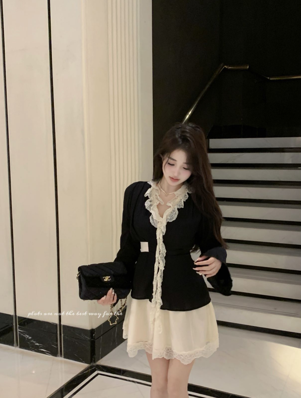 Autumn new style French retro v-neck lace-up trumpet sleeve waist lace edge shirt jacket