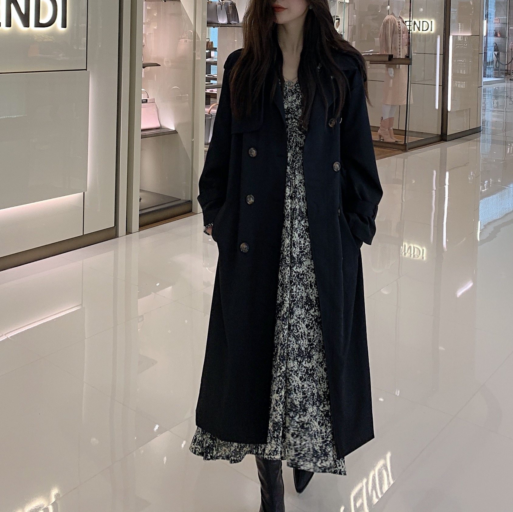 大碼女裝雙排扣系帶收腰中長款風衣外套+遮肚碎花連衣裙