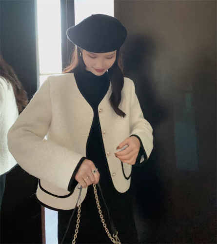 Autumn and winter new style retro small fragrant short coat women's Korean style high-end design niche chic temperament top suit