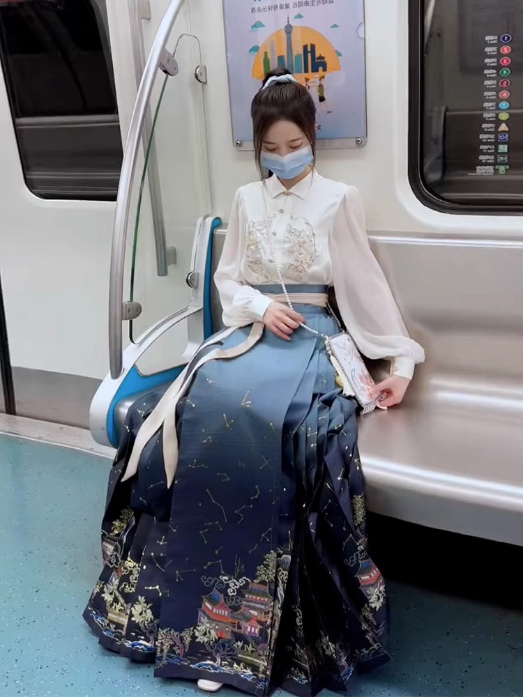 成人新中式國風女裝改良明制漢服藍色馬面裙日常小個子半身裙套裝