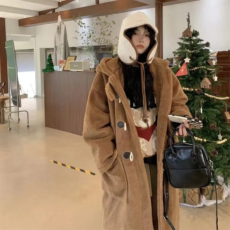牛角扣羊羔毛長款外套女2023秋冬季羊羔絨學院風保暖顯瘦連帽大衣