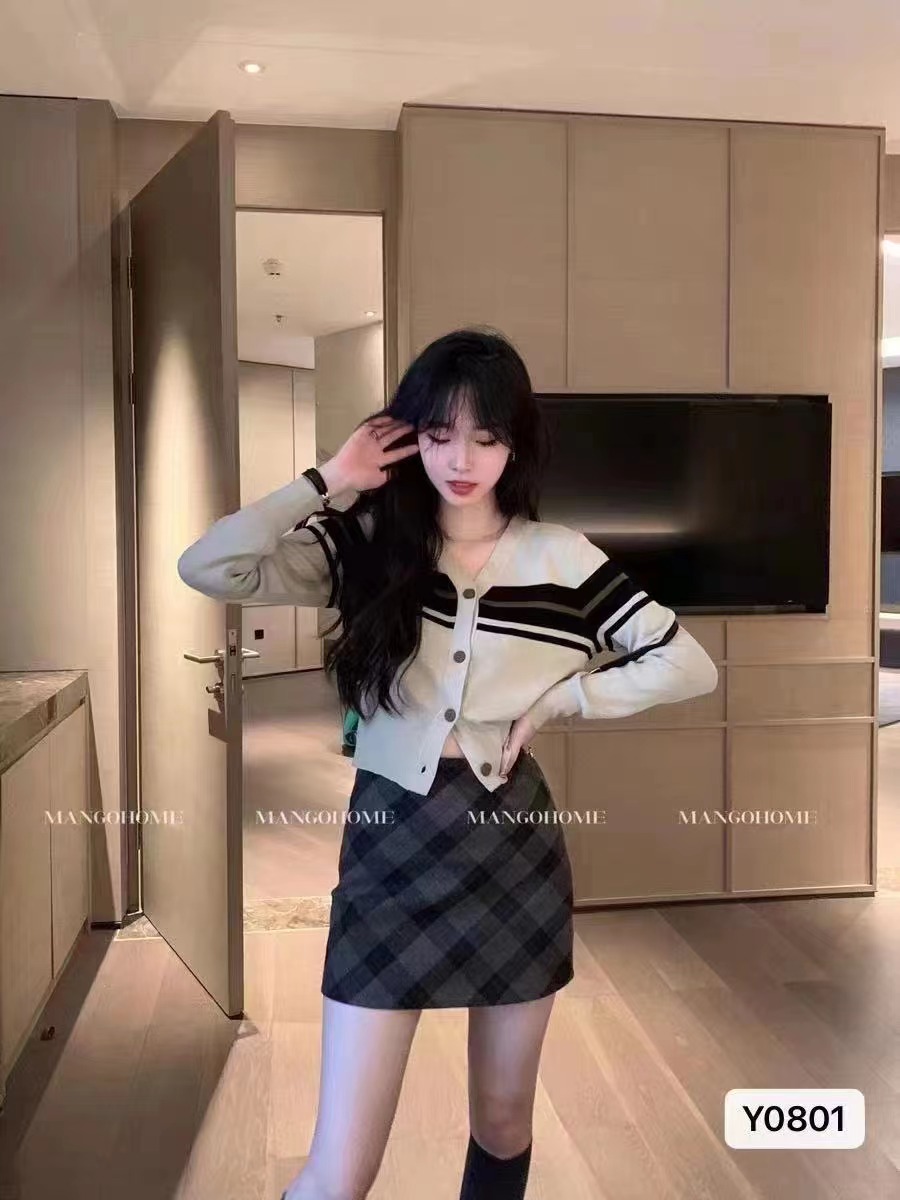 2023秋季新款韓版時尚V領拼色條紋百搭長袖開衫上衣女