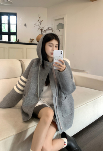 Large size high weight warm large sweater coat niche college gray hooded coat