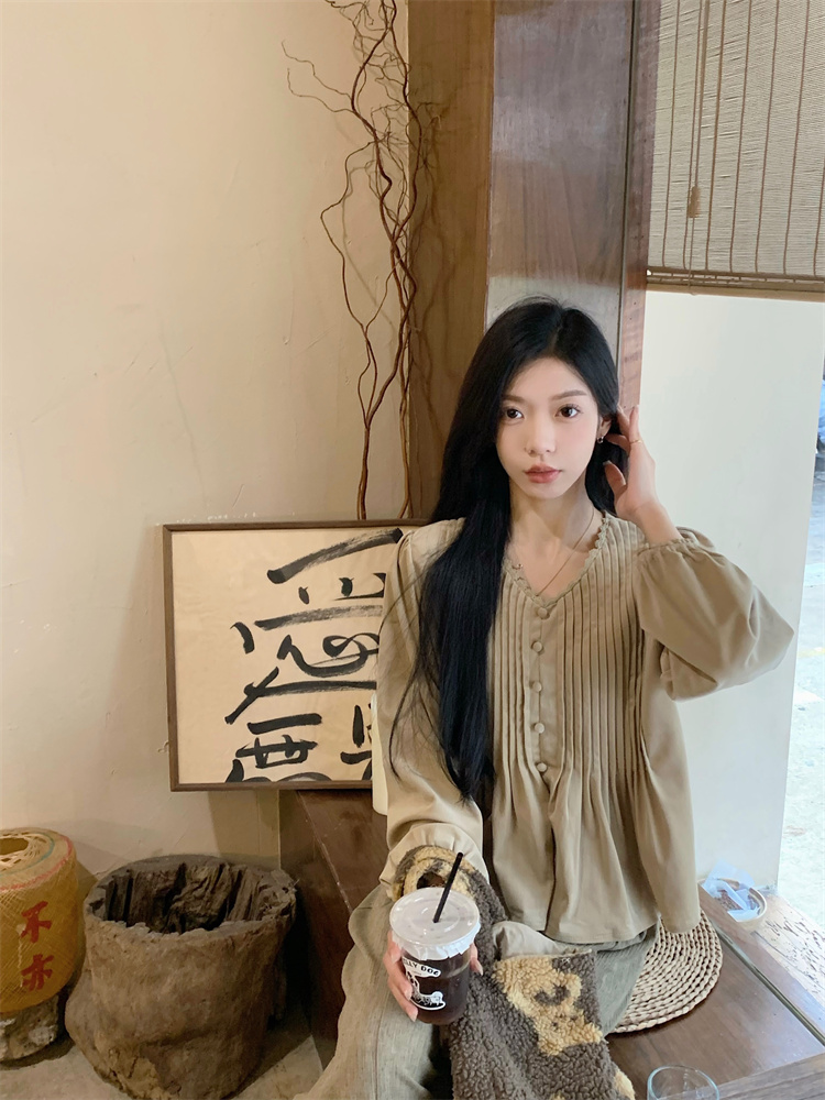 法式泡泡袖百搭甜美V領燈芯絨壓褶上衣