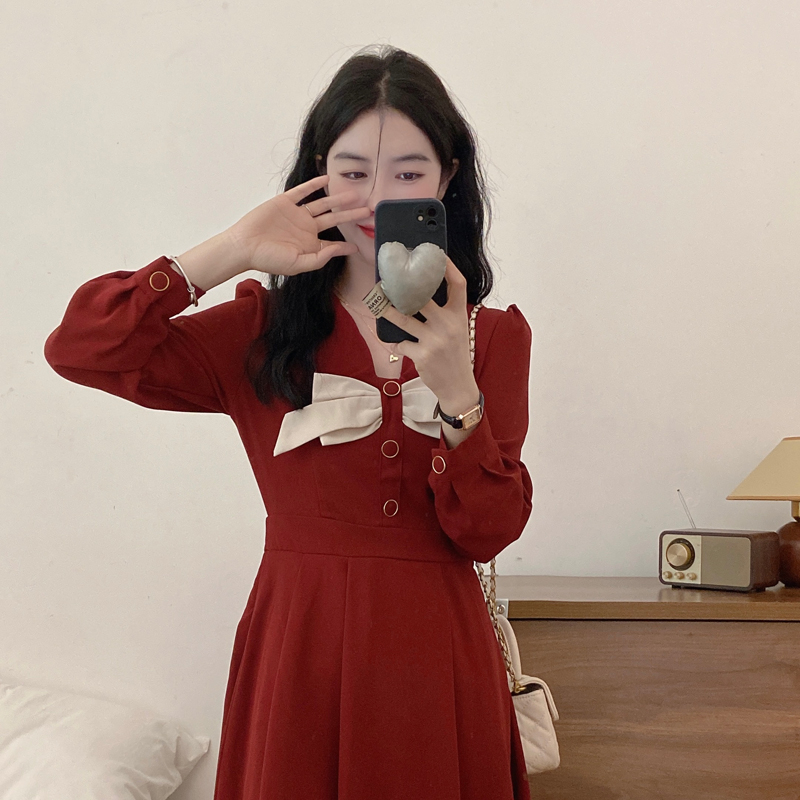 復古赫本風連衣裙女顯瘦大碼立體蝴蝶結氣質長袖小黑裙