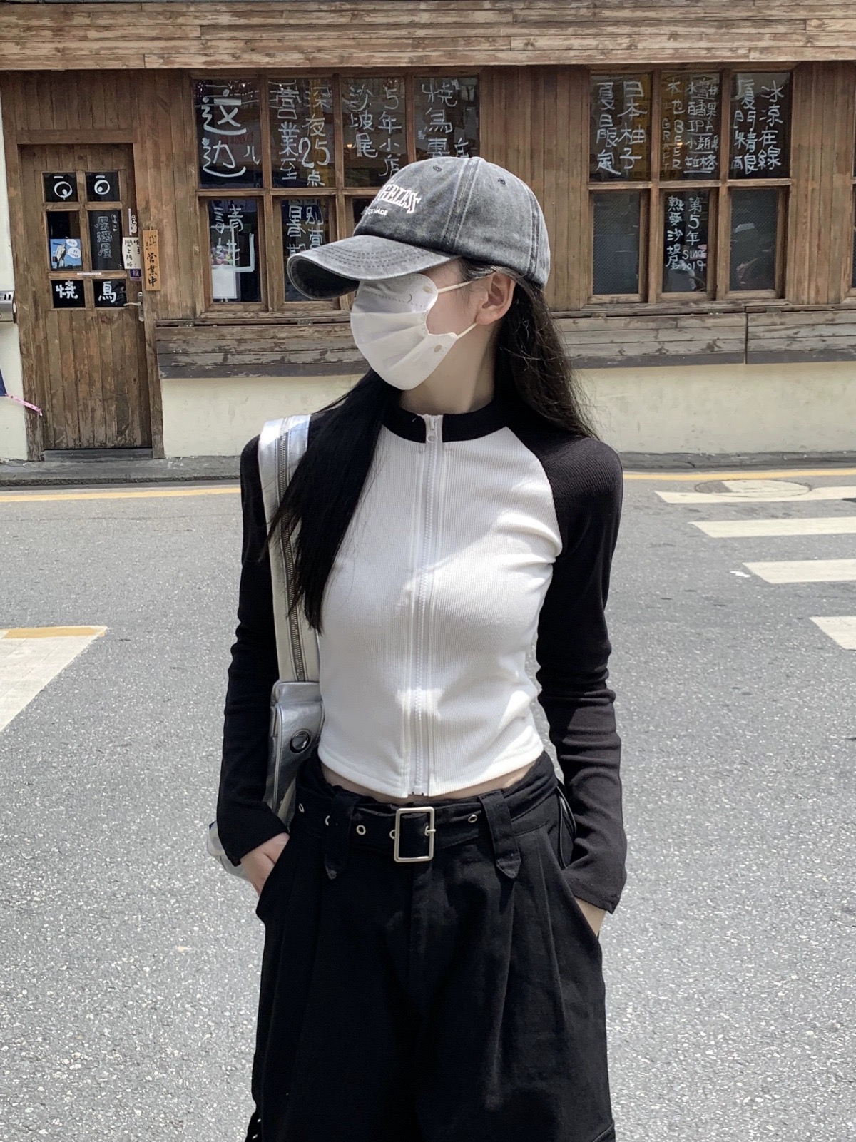 Sweet and cool style stand-up collar contrasting color splicing long-sleeved T-shirt for women autumn temperament slimming short top