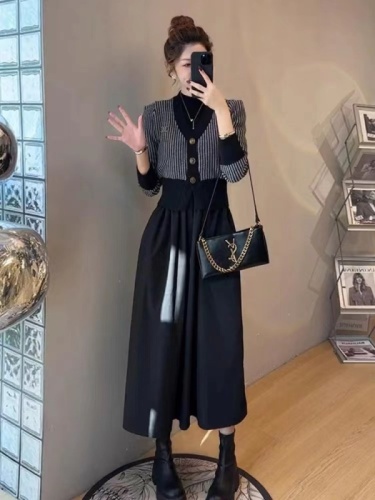 Autumn versatile fashion suit for women  new Korean style design V-neck striped sweater Hepburn style dress