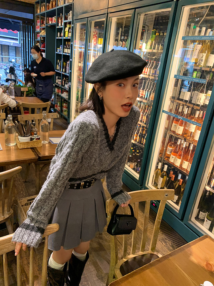 V領麻花毛衣秋冬灰色性感高腰短款套頭韓版海馬毛針織上衣內搭ins