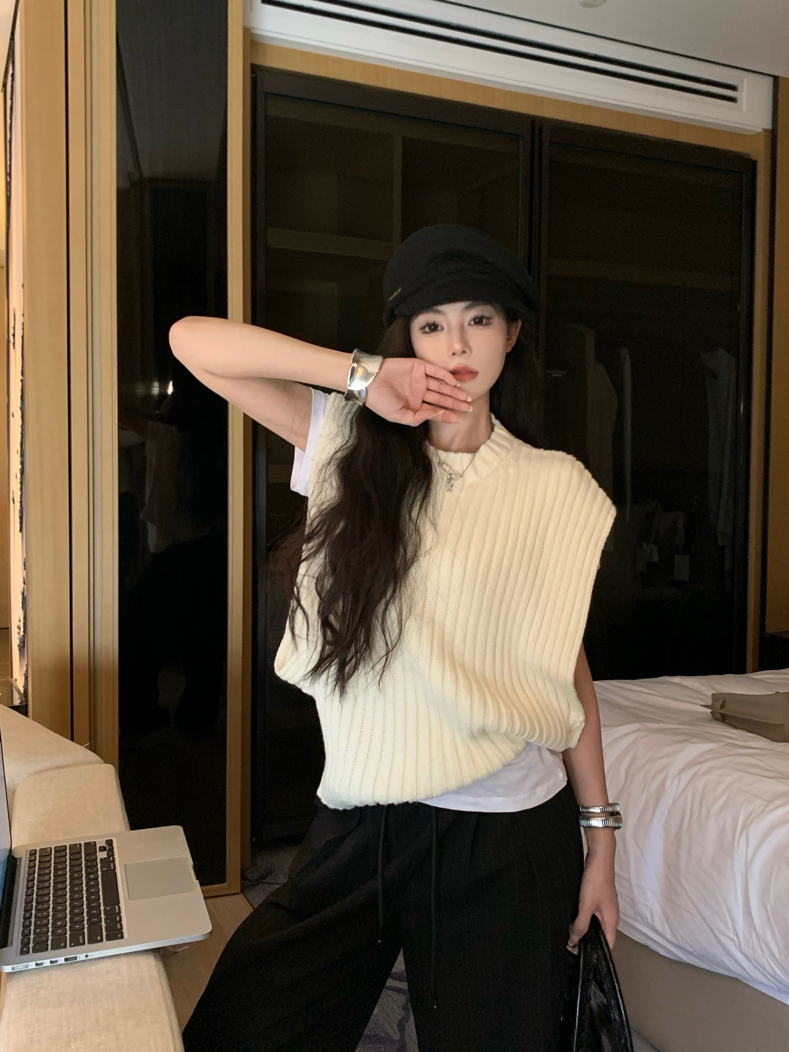 Loose, lazy and versatile sleeveless knitted vest, versatile shirt with drawstring, high-waisted striped trousers