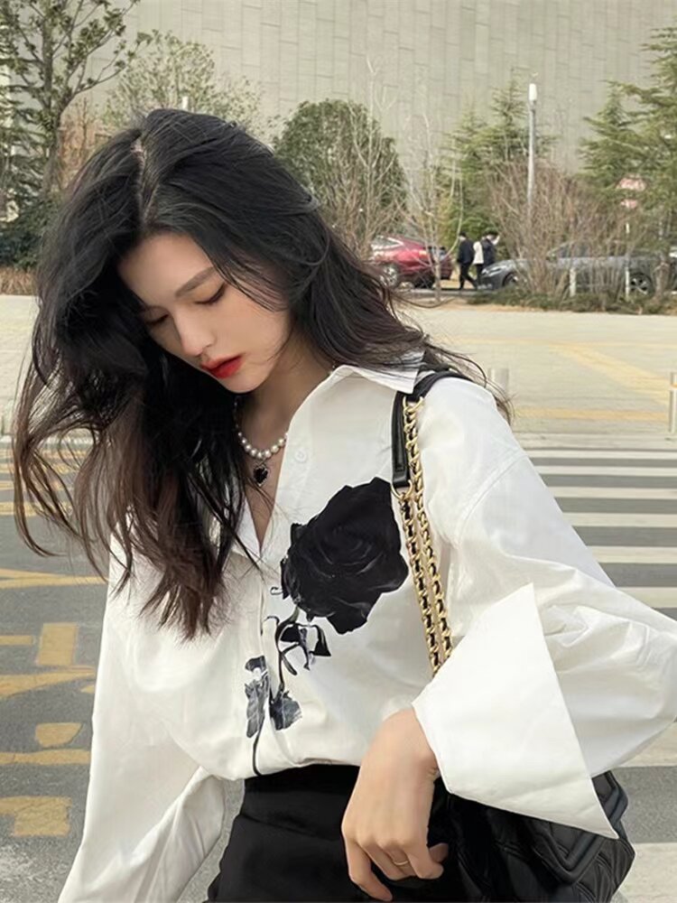 法式白色襯衫早秋女2023年新款玫瑰印花襯衣寬鬆別致獨特長袖上衣