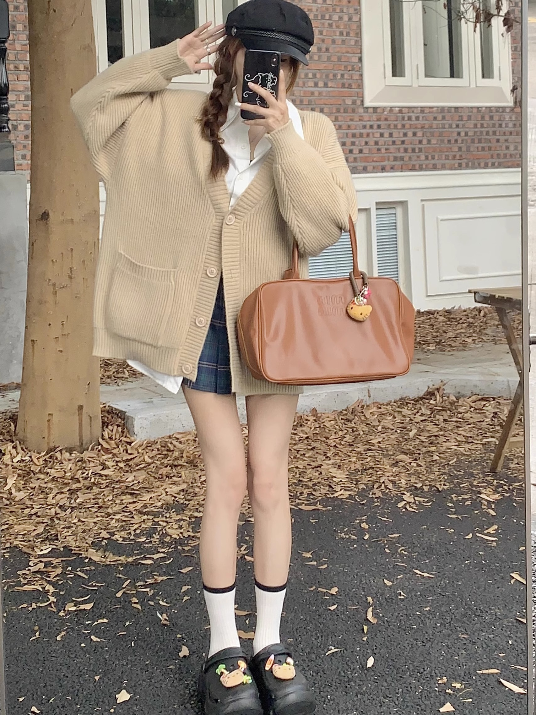 Milky lazy style V-neck loose pink sweater cardigan for women in autumn gentle style soft waxy knitted jacket top