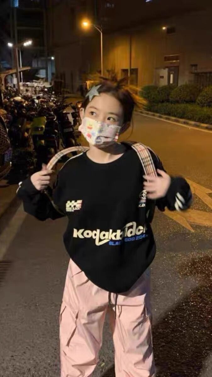 國潮美式復古條紋拼接無帽黑色圓領衛衣女秋冬小眾情侶套頭上衣潮