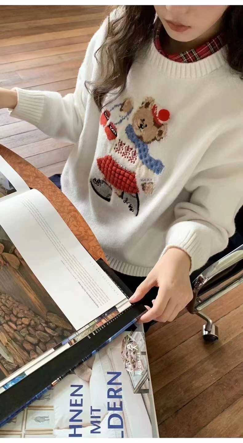 小熊提花圓領套頭毛衣女秋季新款寬鬆針織上衣