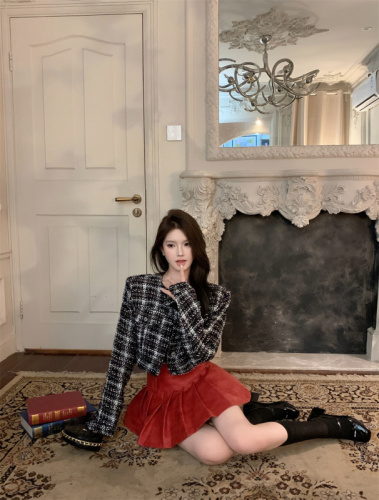 Temperament plaid short fragrant style tweed jacket + hot girl pure lust style high waist Pu leather pleated short skirt