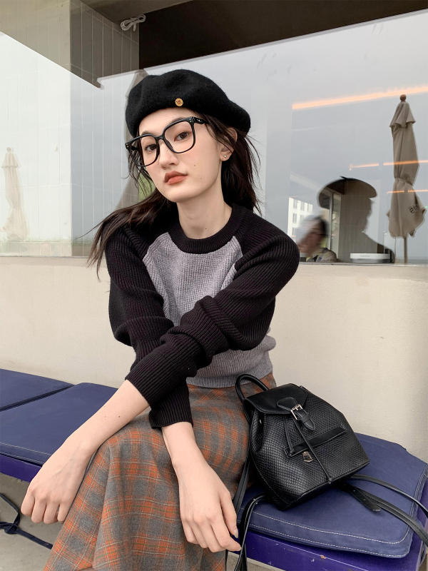 撞色插肩袖圓領毛衣女早秋新款寬鬆短款小個子針織上衣