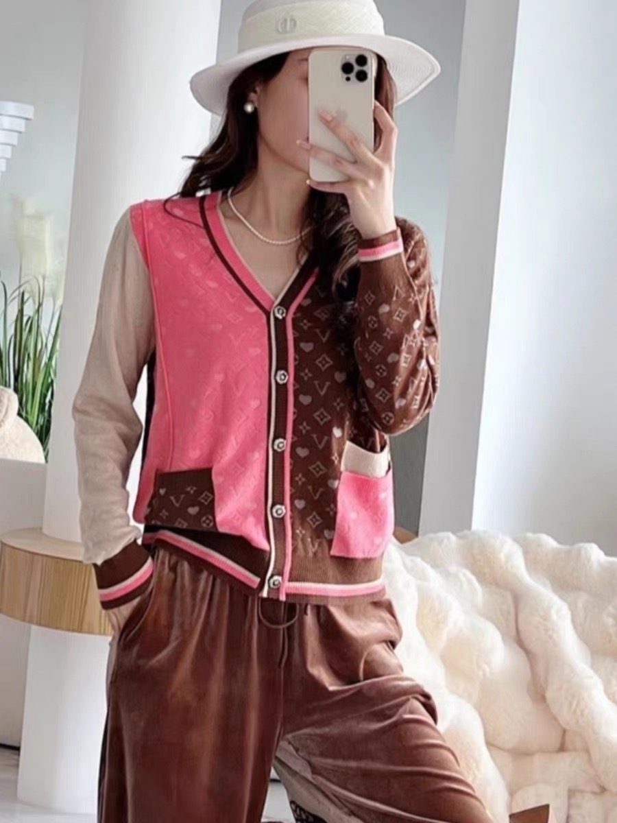 High-definition cashmere cardigan with a sense of atmosphere, autumn 2023 new women's lazy style contrasting color V-neck wool sweater jacket