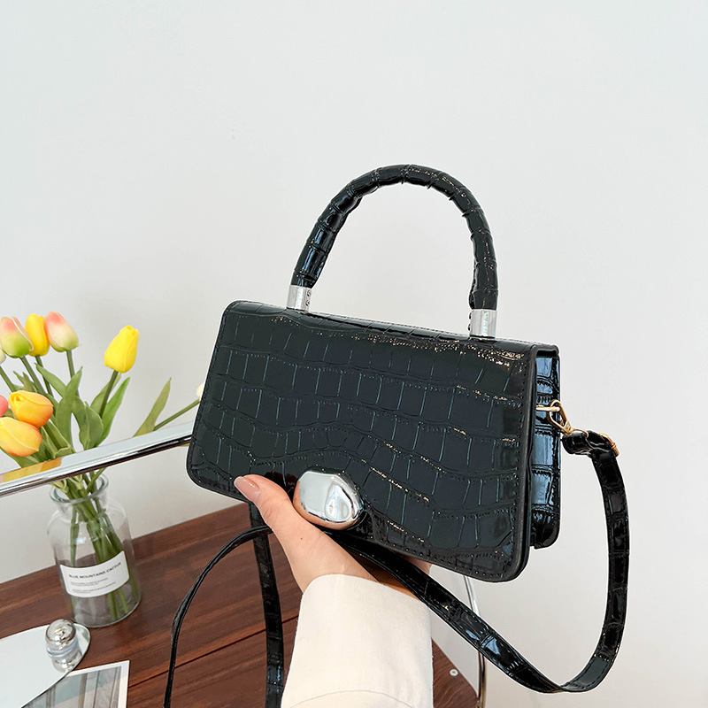 Western style women's small bag new fashion casual trend portable shoulder armpit crossbody bag