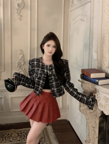 Temperament plaid short fragrant style tweed jacket + hot girl pure lust style high waist Pu leather pleated short skirt