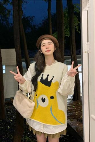 Korean embroidered sweet age-reducing long-sleeved shirt + large plate type crown bear knitted vest