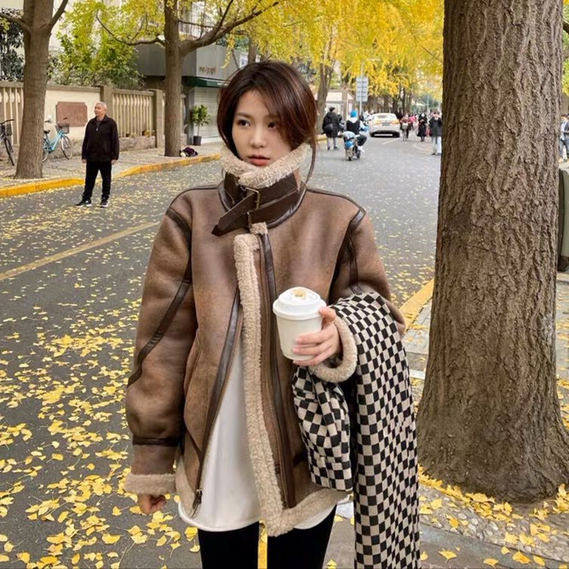 皮毛一體2023年新款羊羔毛外套女冬季麂鹿皮絨機車服夾克加絨加厚