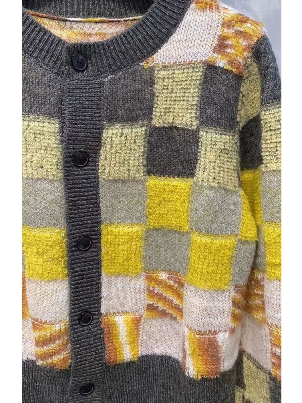 Heavy industry European goods, beautiful this year's popular pattern and plaid hand-knitted sweater jacket for women, autumn and winter 2023 new style