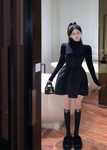 New autumn and winter fashionable versatile bottoming shirt + small fragrant style suspender skirt suspender skirt suit