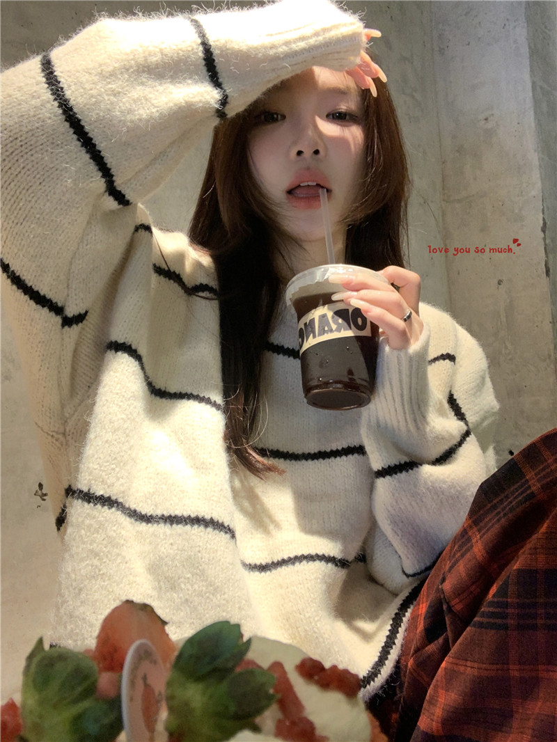 實拍秋季新款慵懶風寬鬆套頭條紋毛衣女