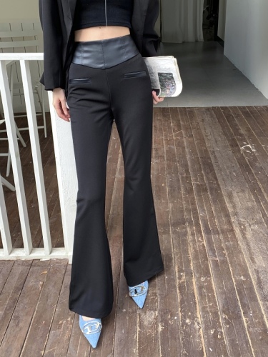 黑色设计感拼皮休闲裤女秋季高个子显瘦修身拖地喇叭裤